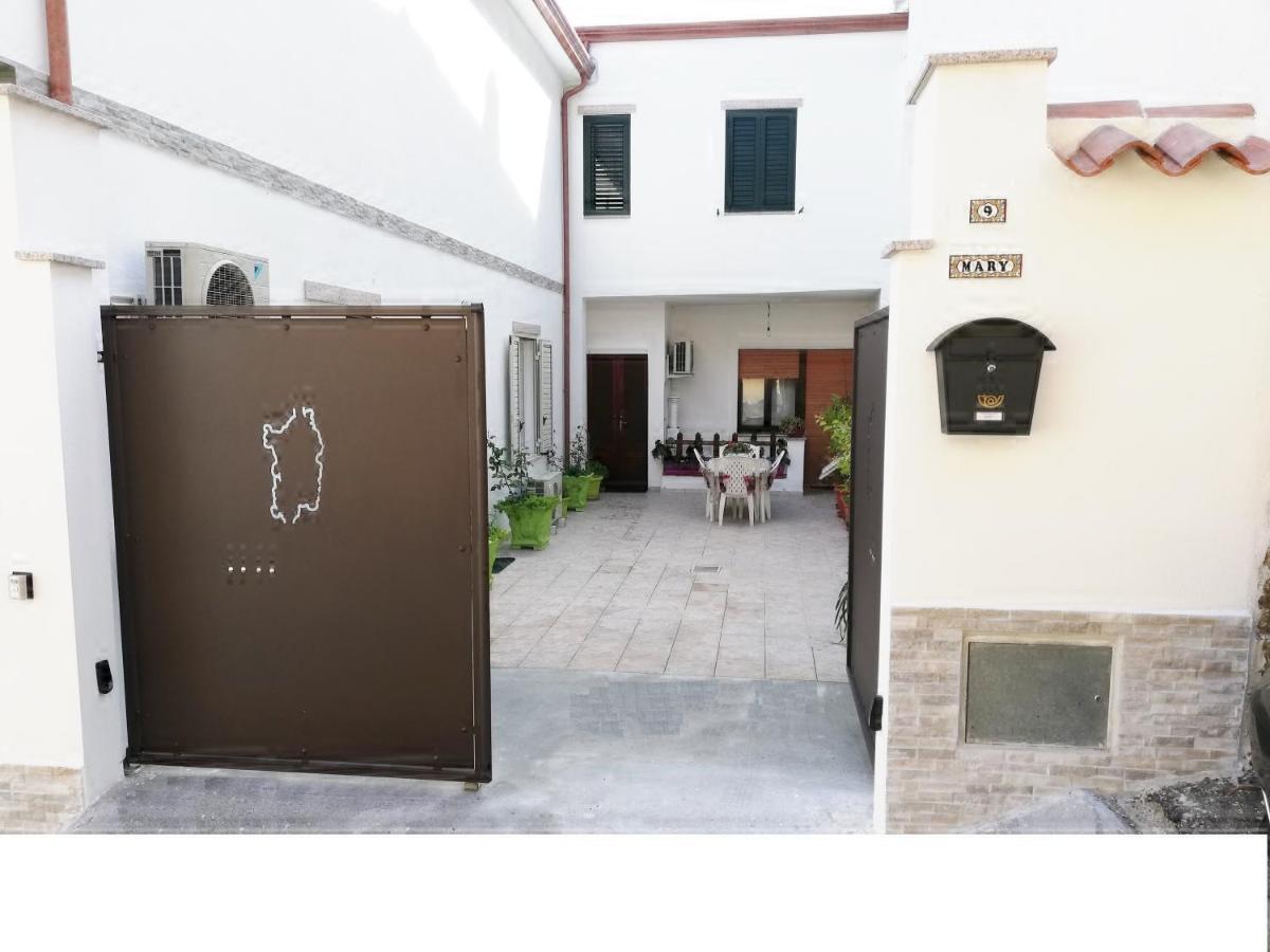 Appartamento Mary Oliena Buitenkant foto