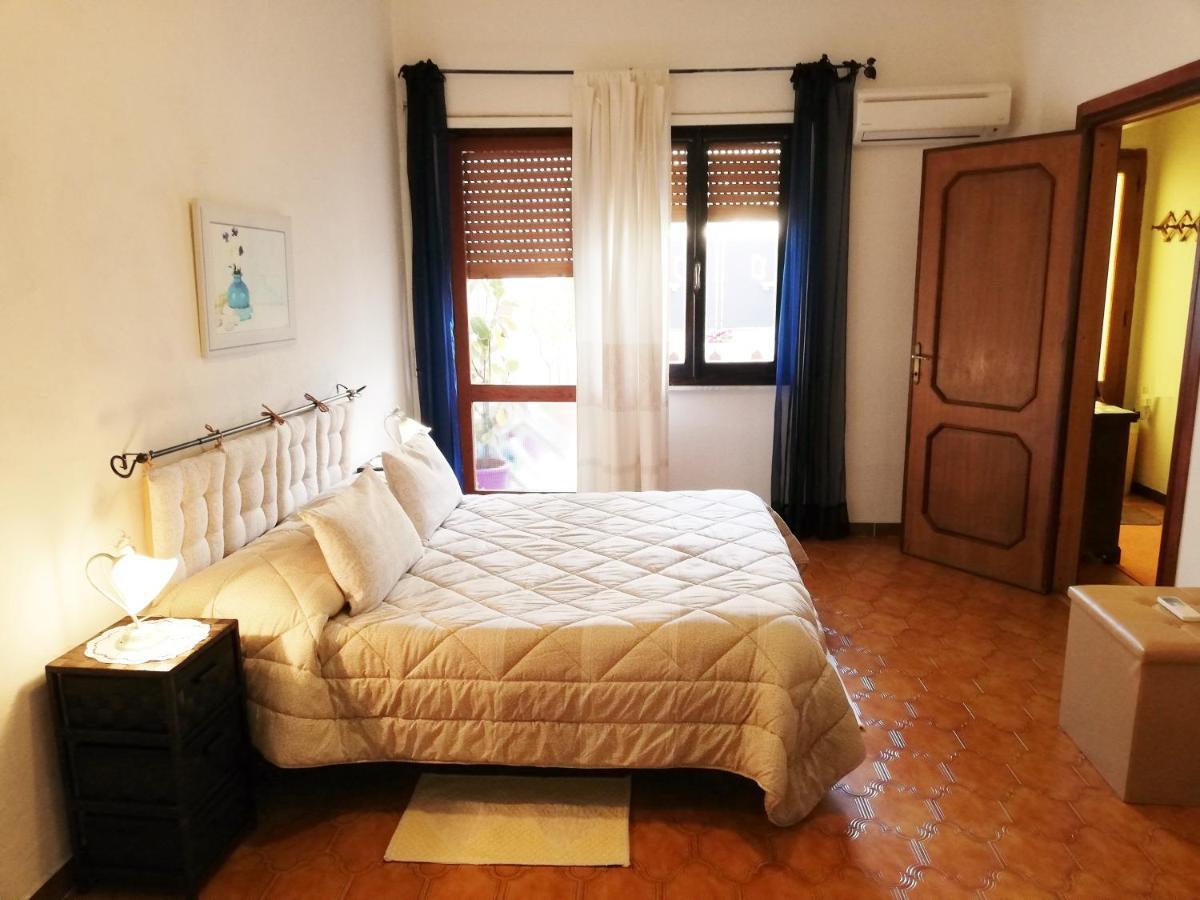 Appartamento Mary Oliena Buitenkant foto
